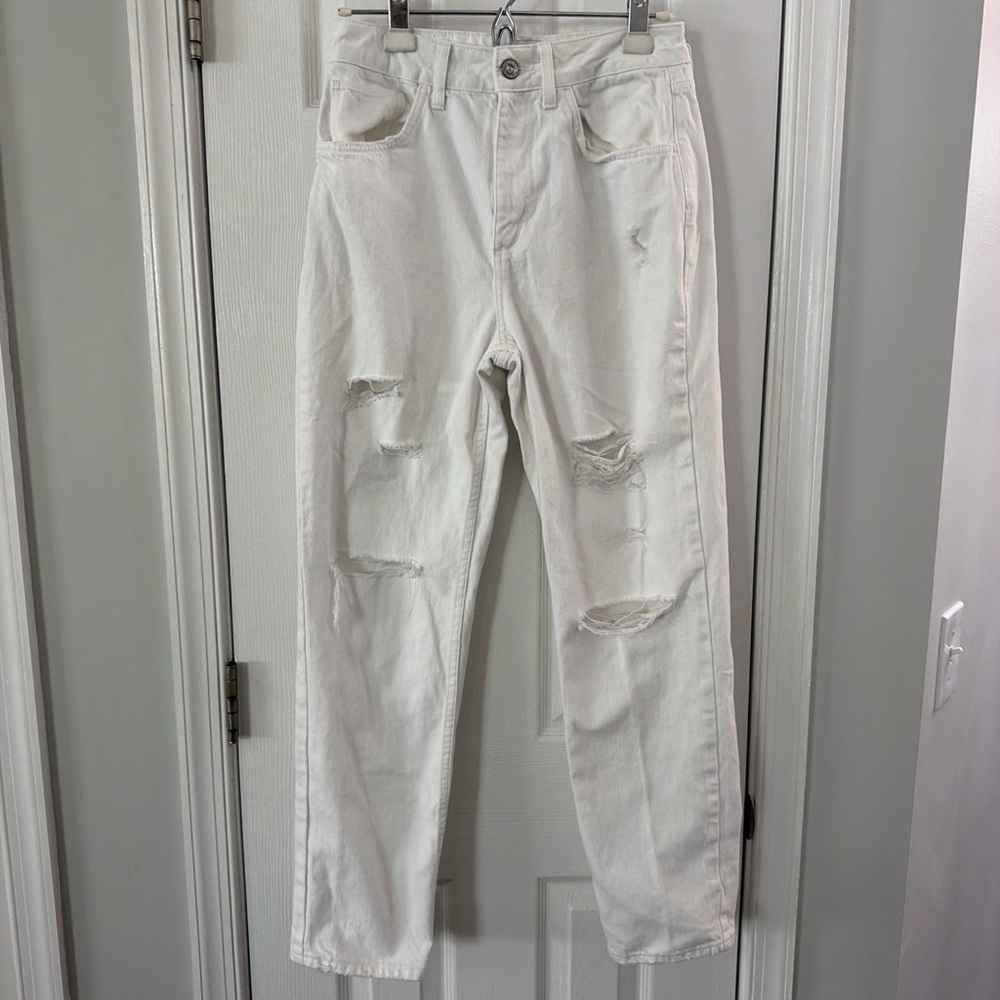 BDG Urban Outfitters  MOM White Denim Distressed Jeans 28 /32 (long)